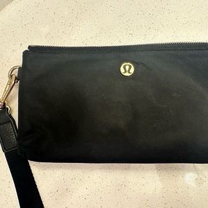 Lululemon double zip wristlet